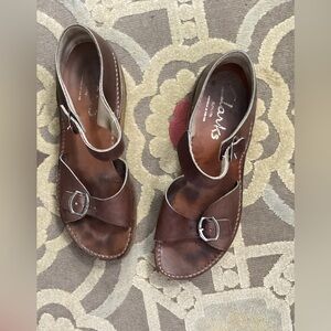 Vintage 60s – 70s Women’s Brown Leather Clarks Suntrek Sandals Size 10